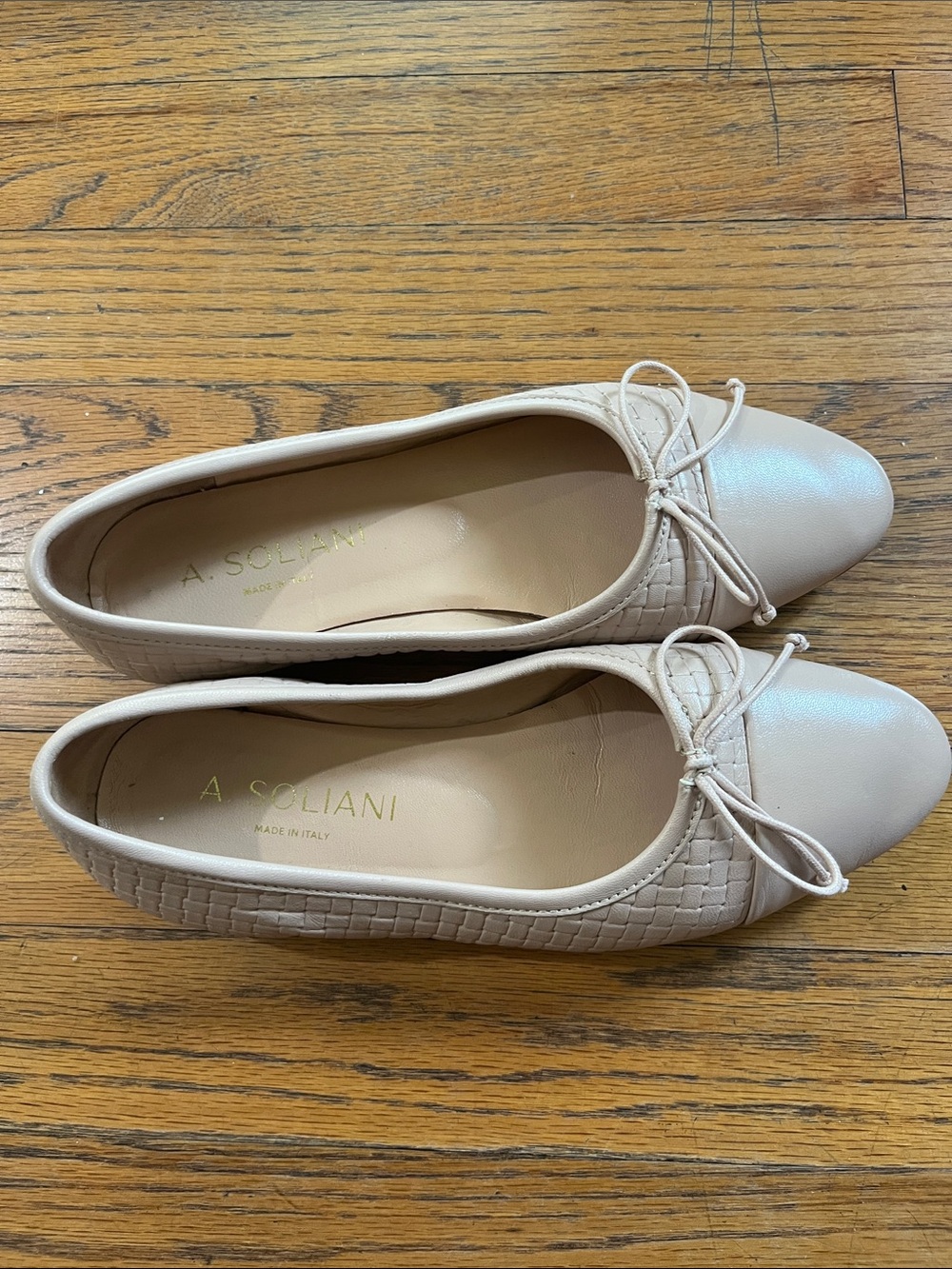 A. Soliani Women's Beige Leather Ballet Flats with Bow